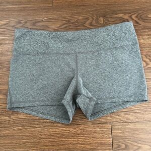 Amazon Essentials Women's Athletic Shorts